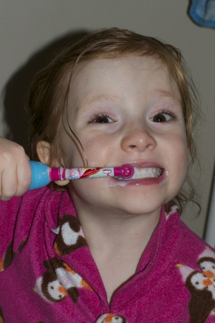 Brushing children's Teeth