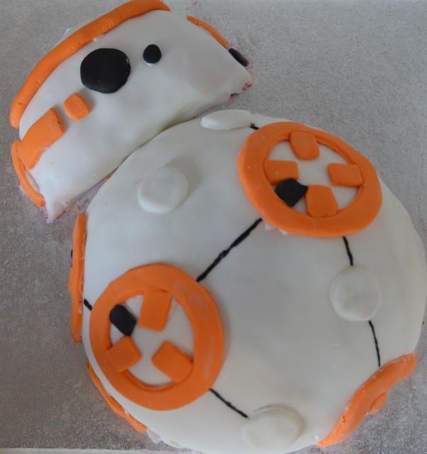 BB8 Star Wars Cake