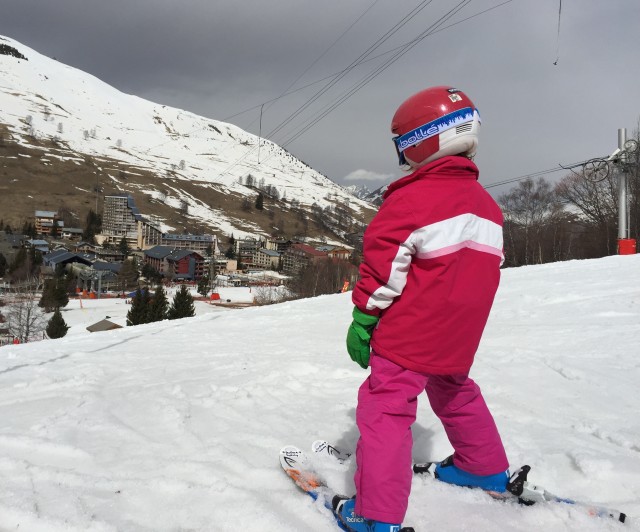 children skiing Les Deux Alps