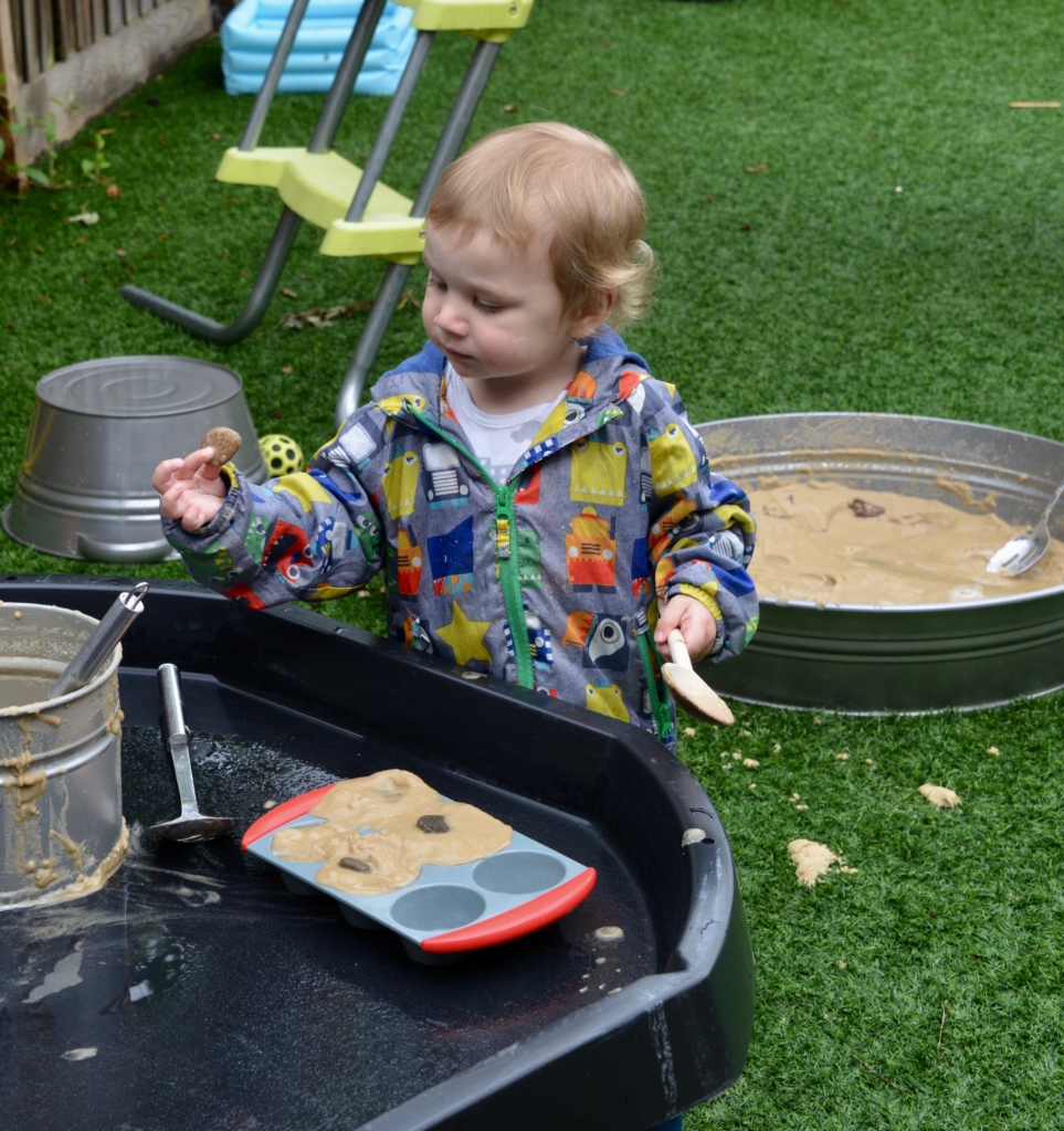 Tuff Tray Mud Kitchen