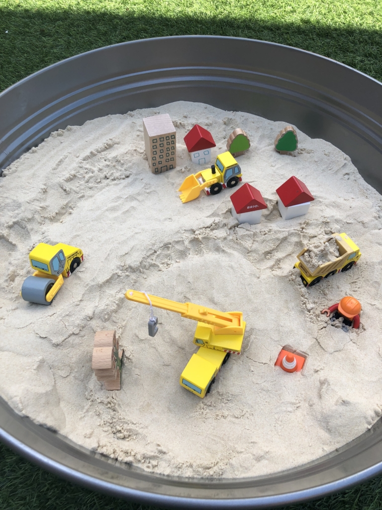 Sand and digger play tray