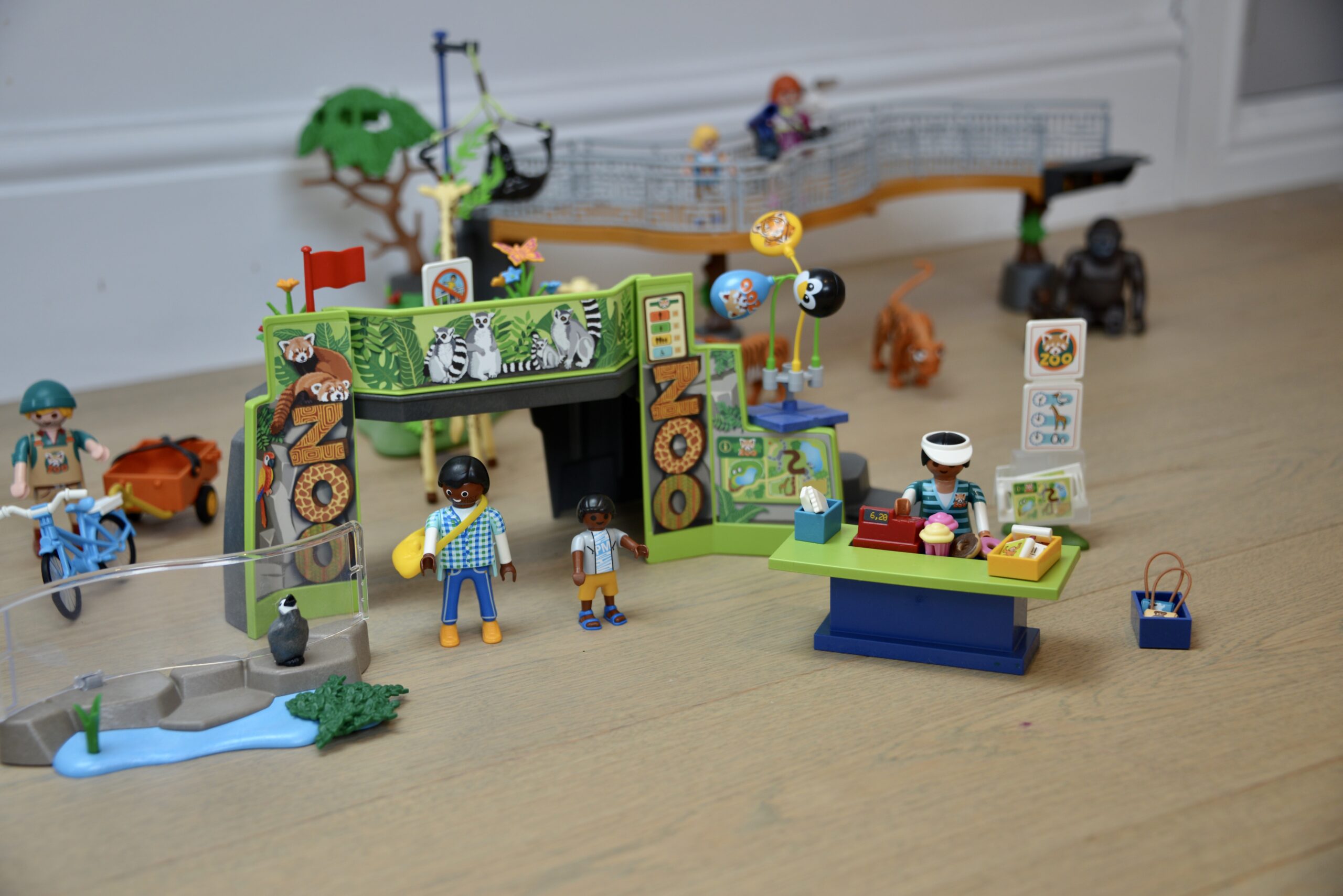 Playmobil - Family Fun Zoo Gift Set