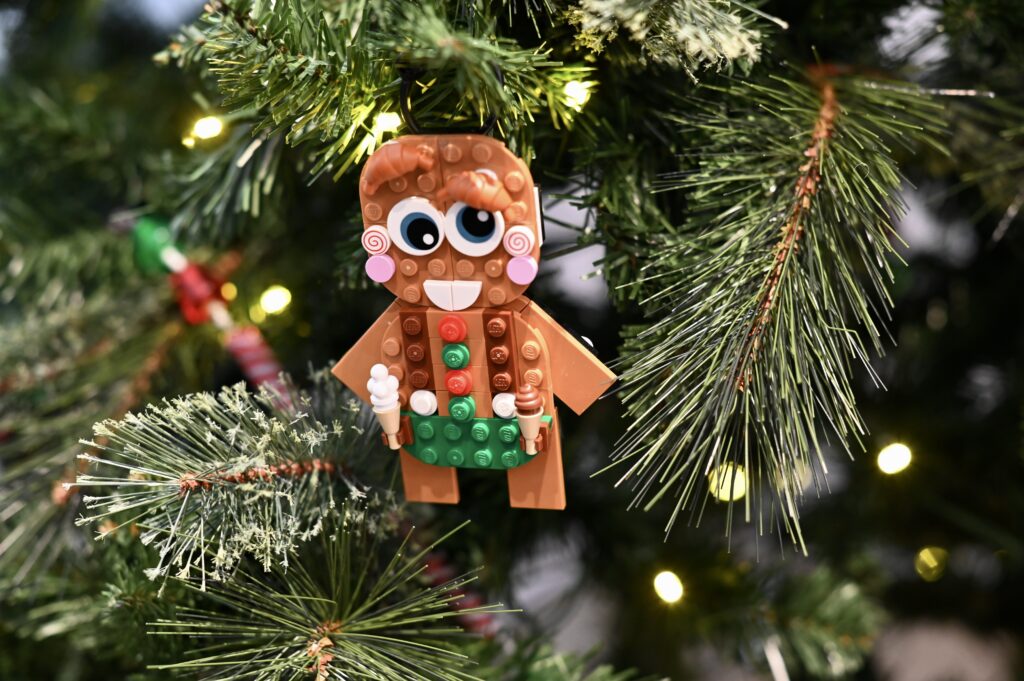LEGO® Gingerbread men decorations