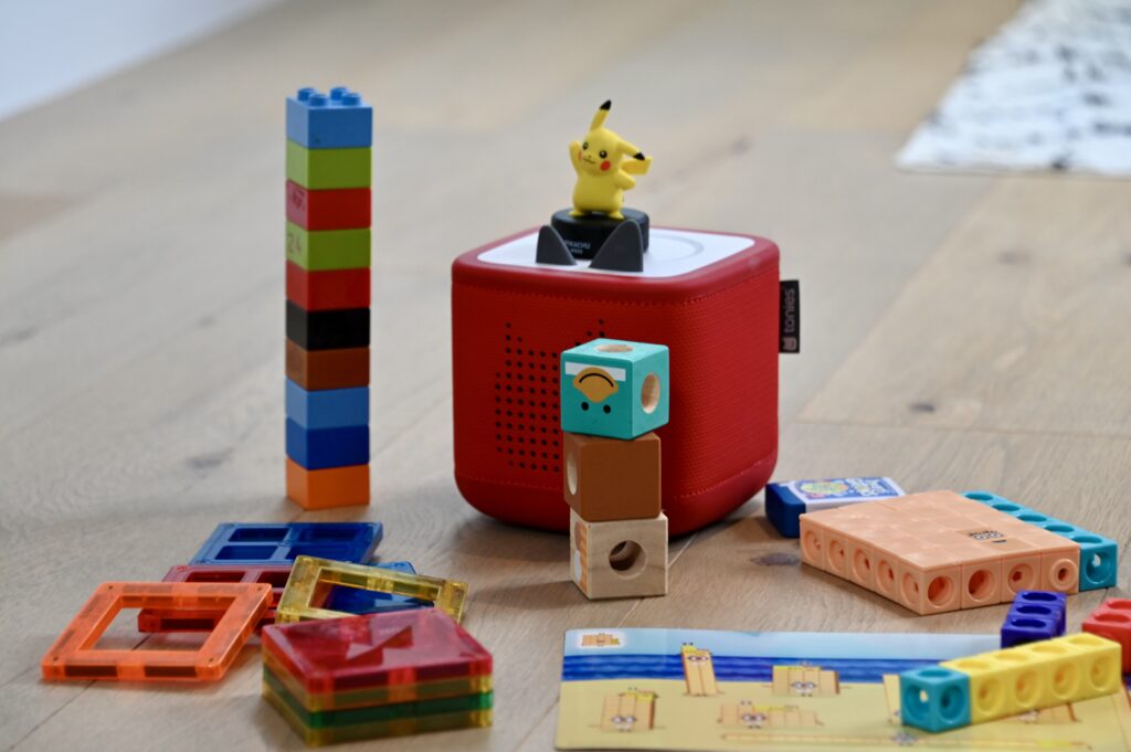 Toniebox, magnatiles and building blocks